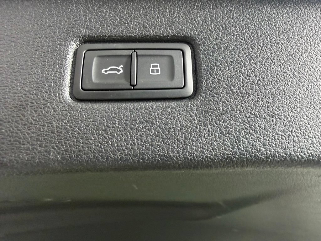 Used 2024 Audi Q7 3.0T Premium Plus AWD/4WD image 21