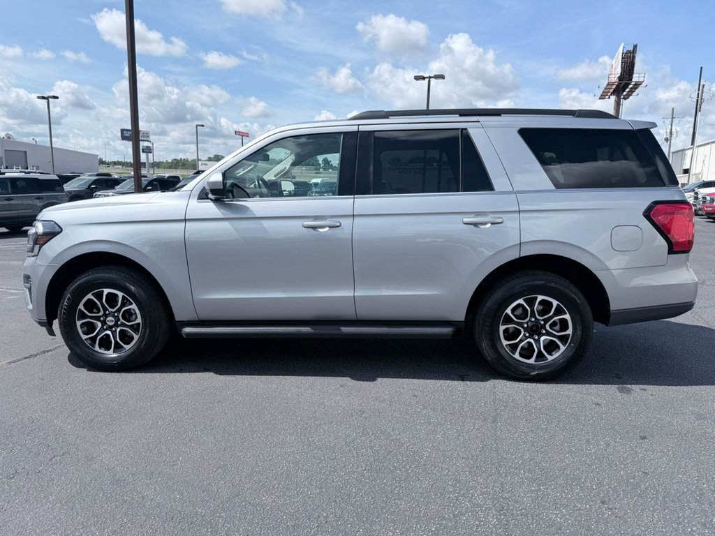 Used 2024 Ford Expedition XLT AWD/4WD image 5