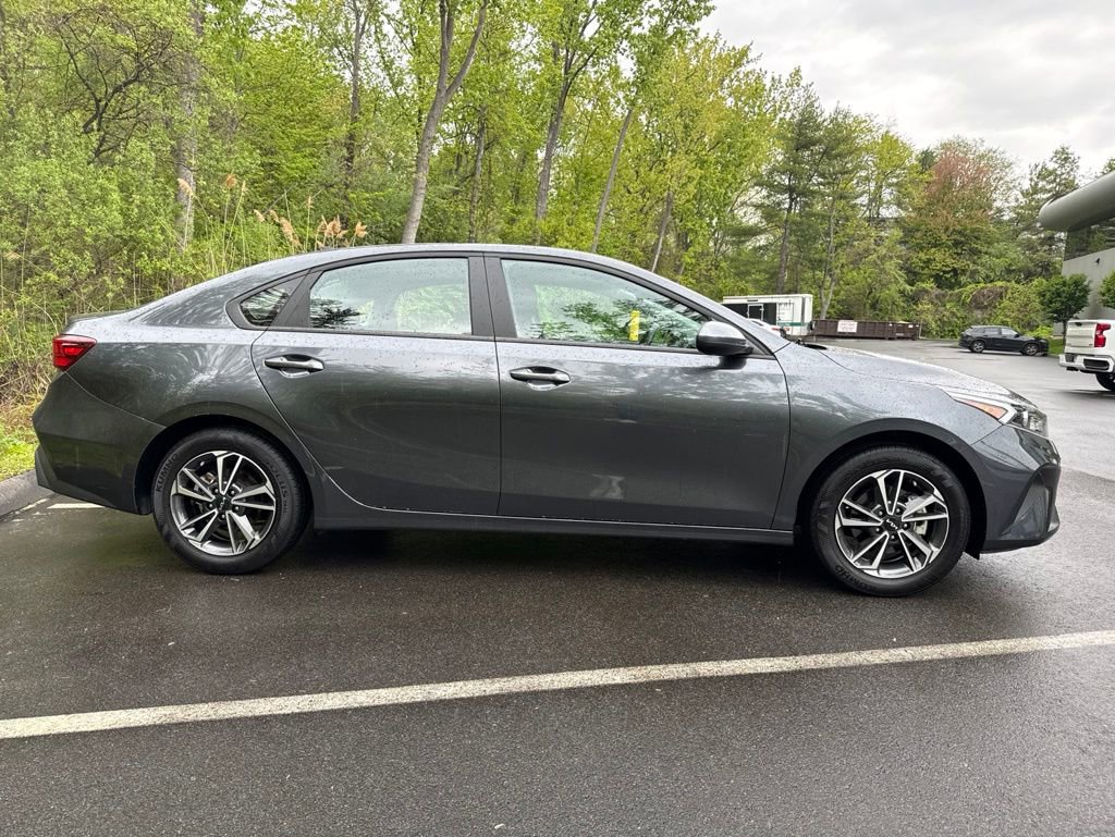 Used 2023 Kia Forte LXS FWD image 3