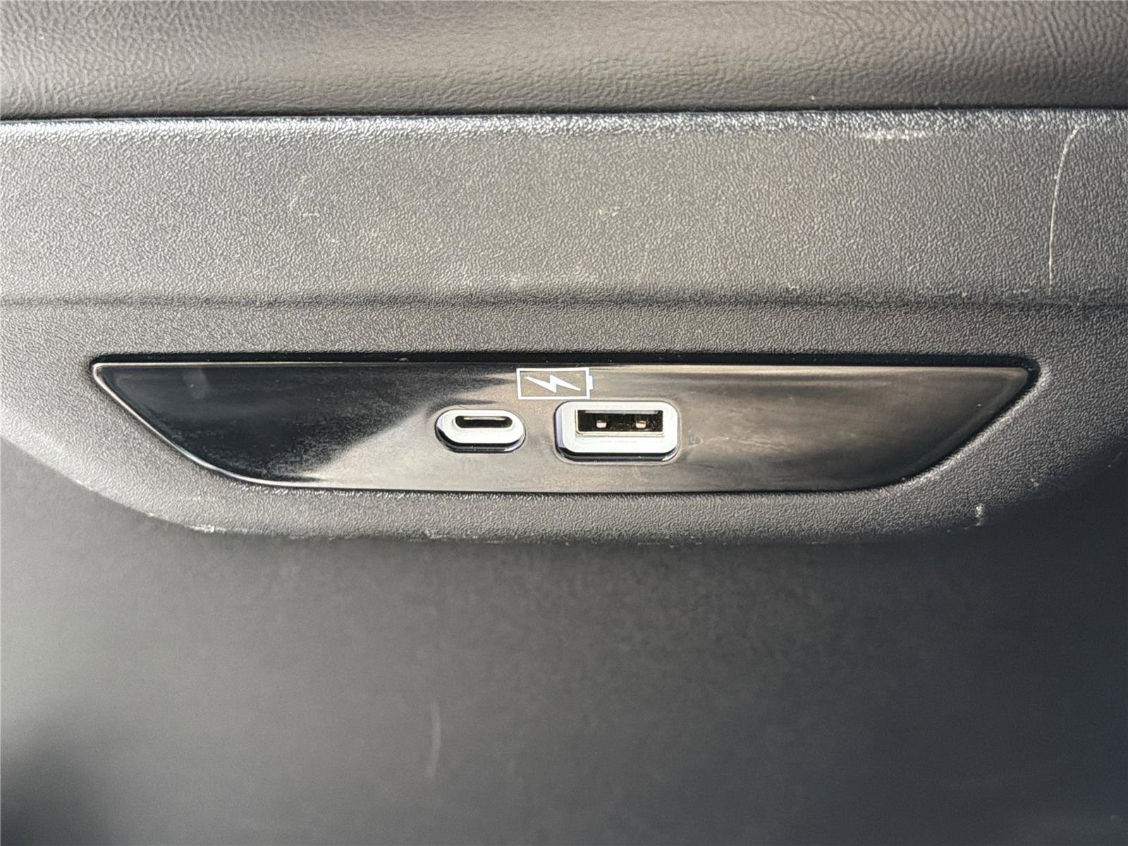 Used 2023 Chrysler Pacifica Touring-L FWD image 22