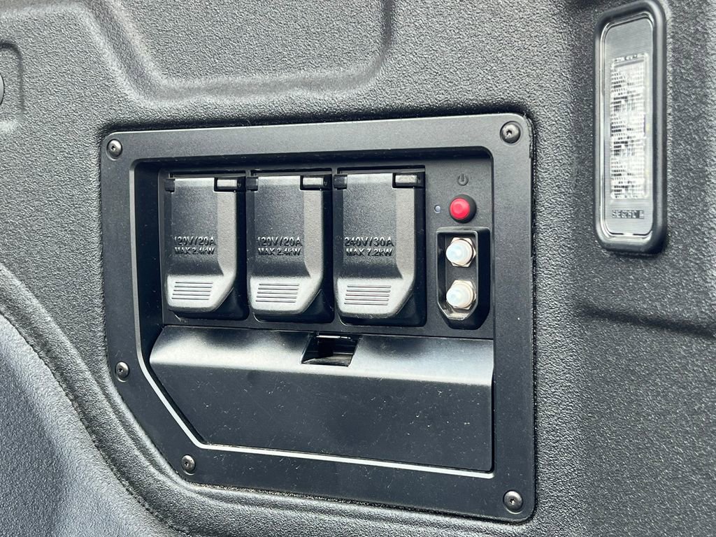 New 2025 GMC Sierra EV Denali image 9