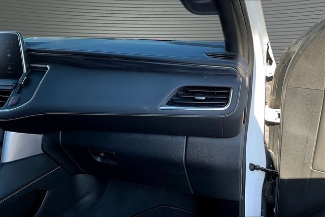 Used 2023 GMC Yukon XL SLT w/ SLT Premium Package AWD/4WD image 27