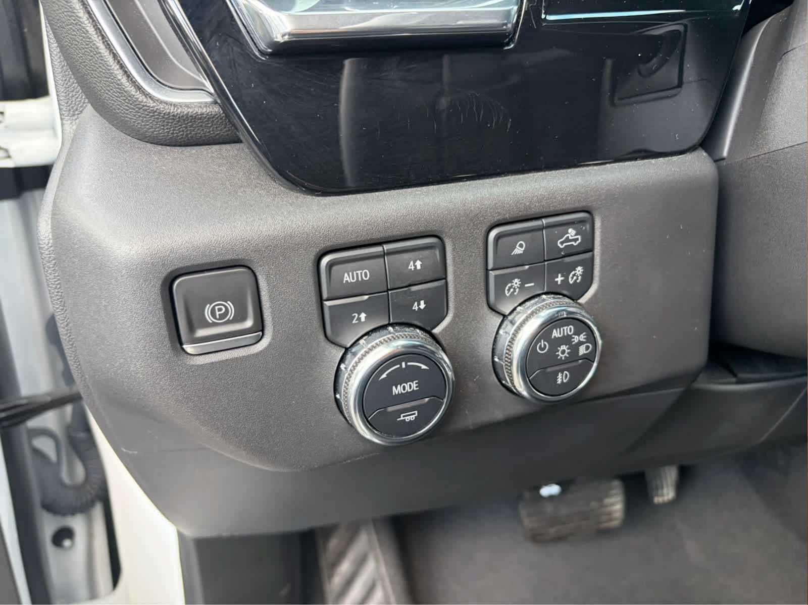 Used 2023 GMC Sierra 1500 SLT w/ SLT Convenience Package AWD/4WD image 13
