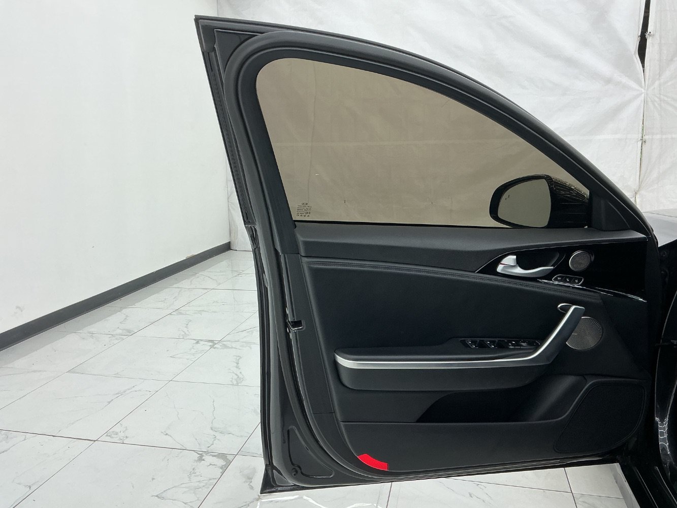 Used 2019 Kia Stinger Premium AWD/4WD image 18