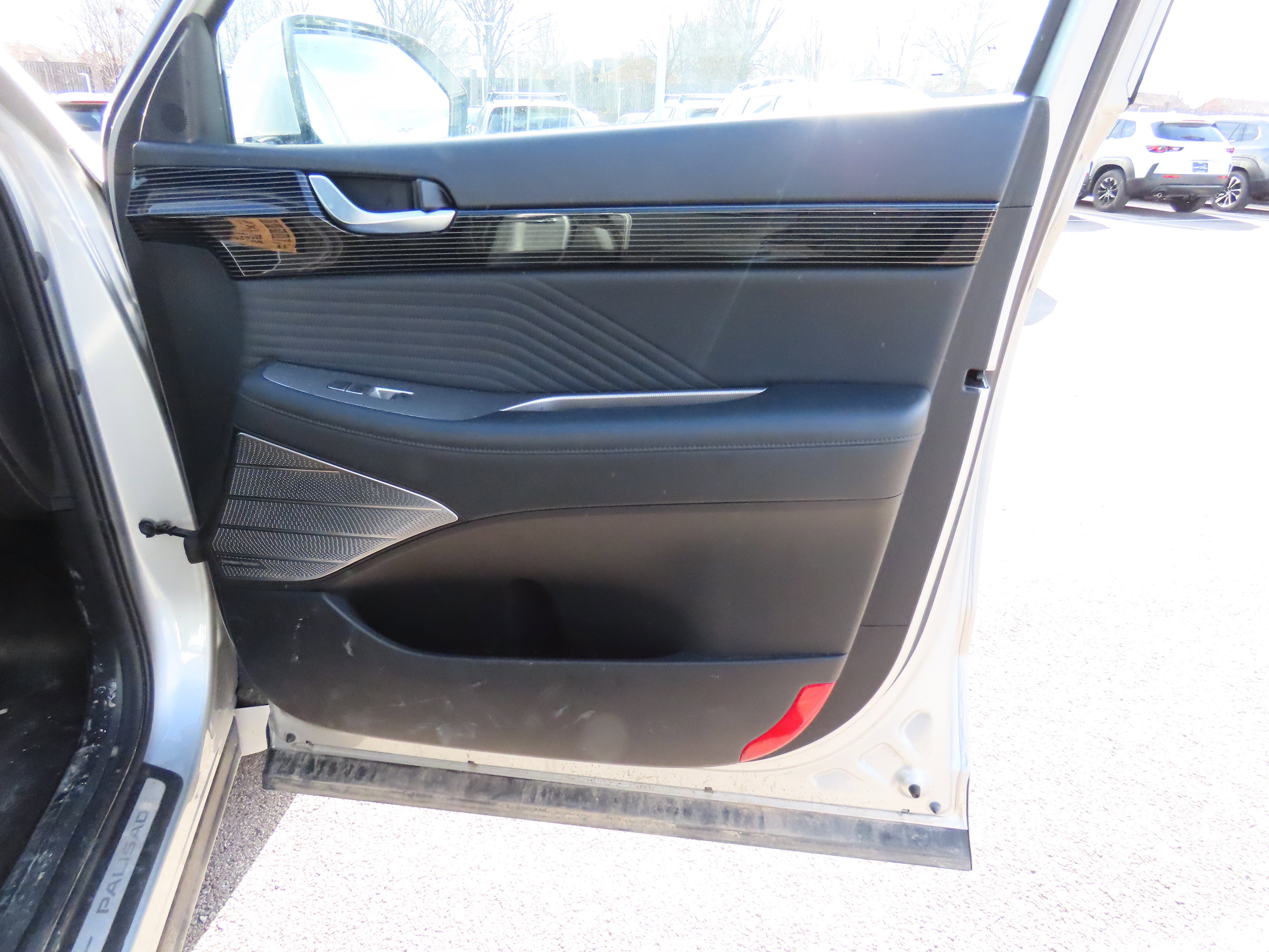 Used 2023 Hyundai Palisade Calligraphy image 9