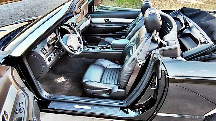 Used 2002 Ford Thunderbird Deluxe image 13