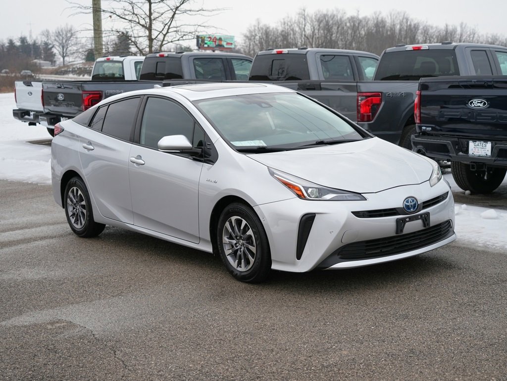 Used 2019 Toyota Prius XLE image 3
