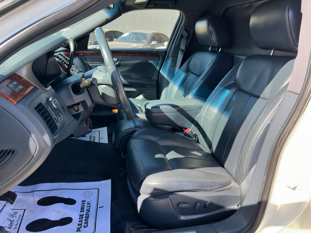 Used 2009 Cadillac DTS Limousine image 41