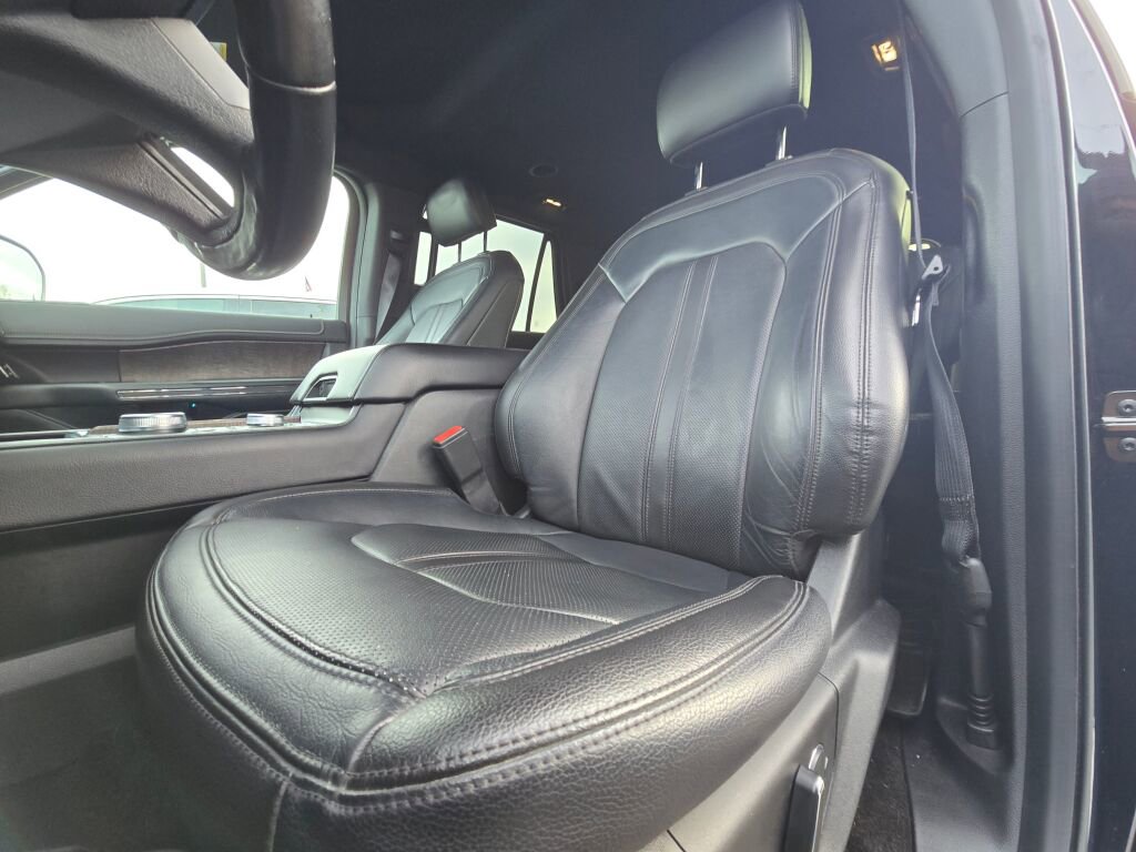 Used 2018 Ford Expedition Limited image 19