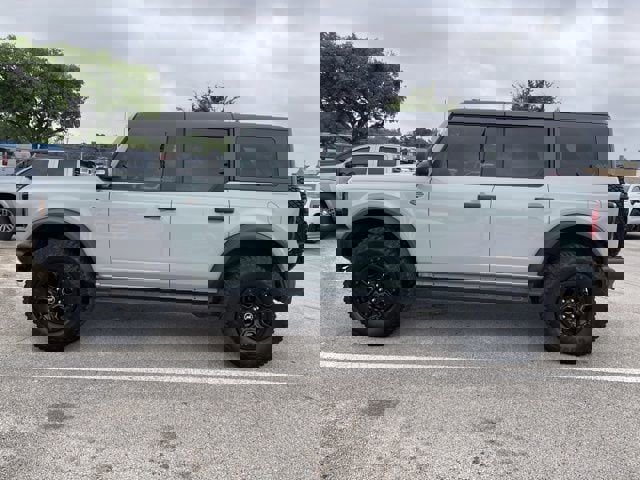 Used 2023 Ford Bronco Wildtrak image 6