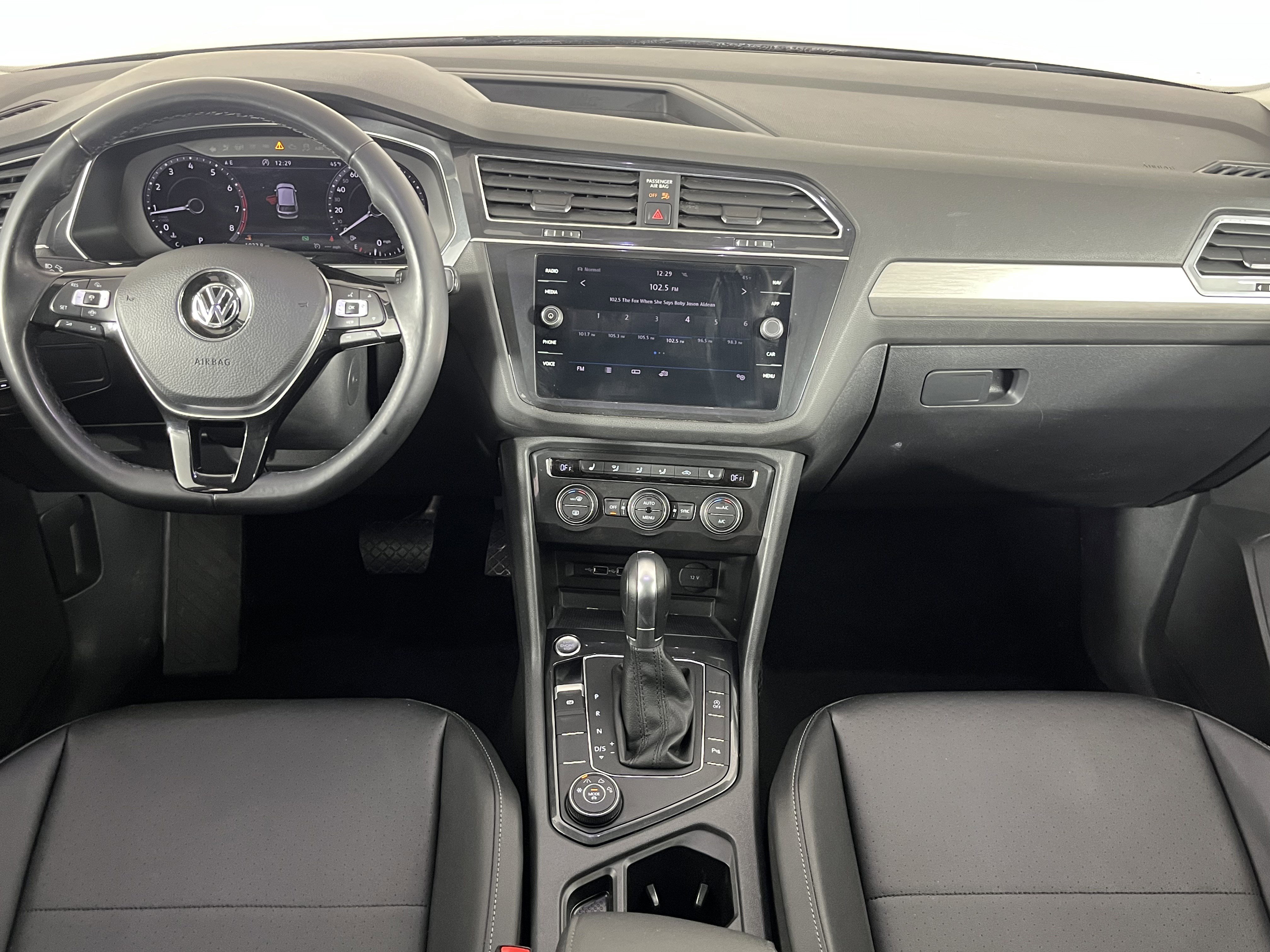 Used 2019 Volkswagen Tiguan SEL w/ 3rd Row Seat Package image 10