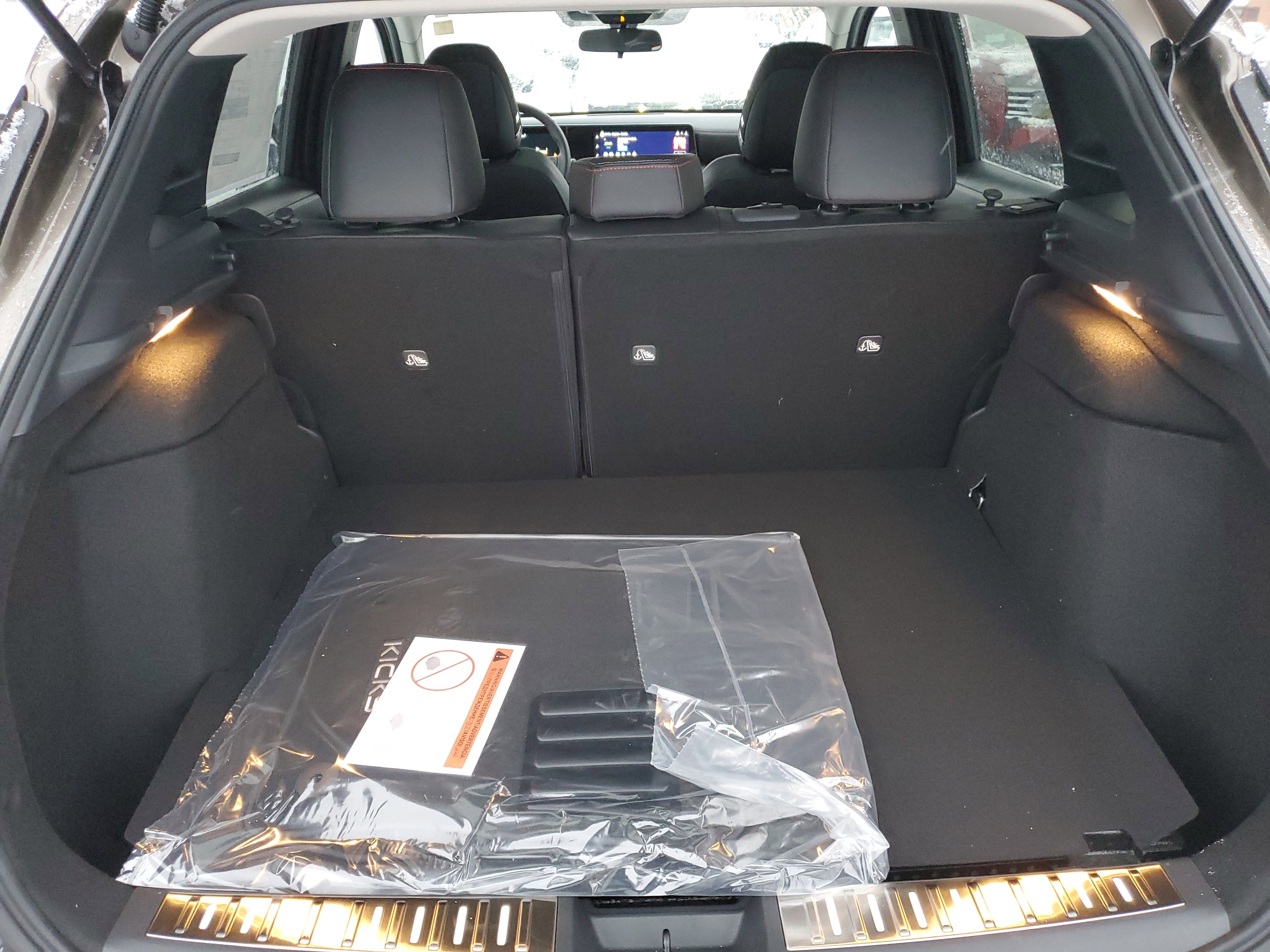 New 2026 Nissan Kicks SR w/ SR Premium Package image 30