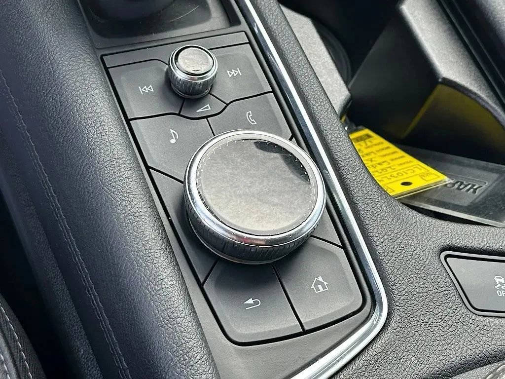 Used 2022 Cadillac XT6 Luxury image 32