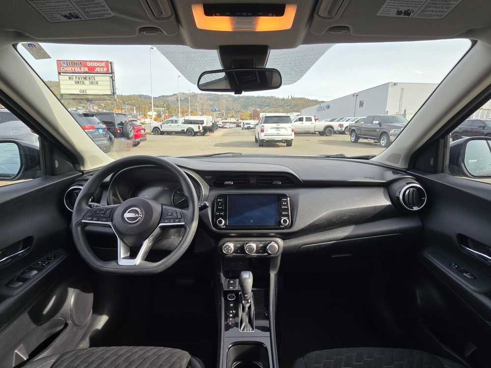 Used 2023 Nissan Kicks SV image 15