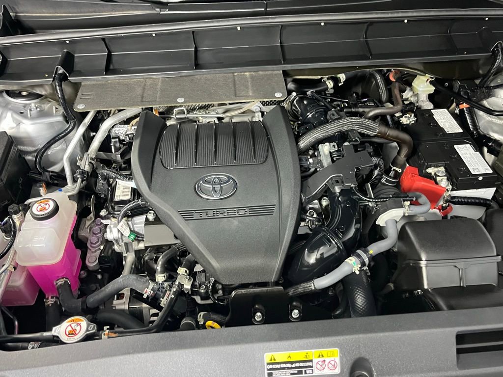 Used 2023 Toyota Highlander LE image 36