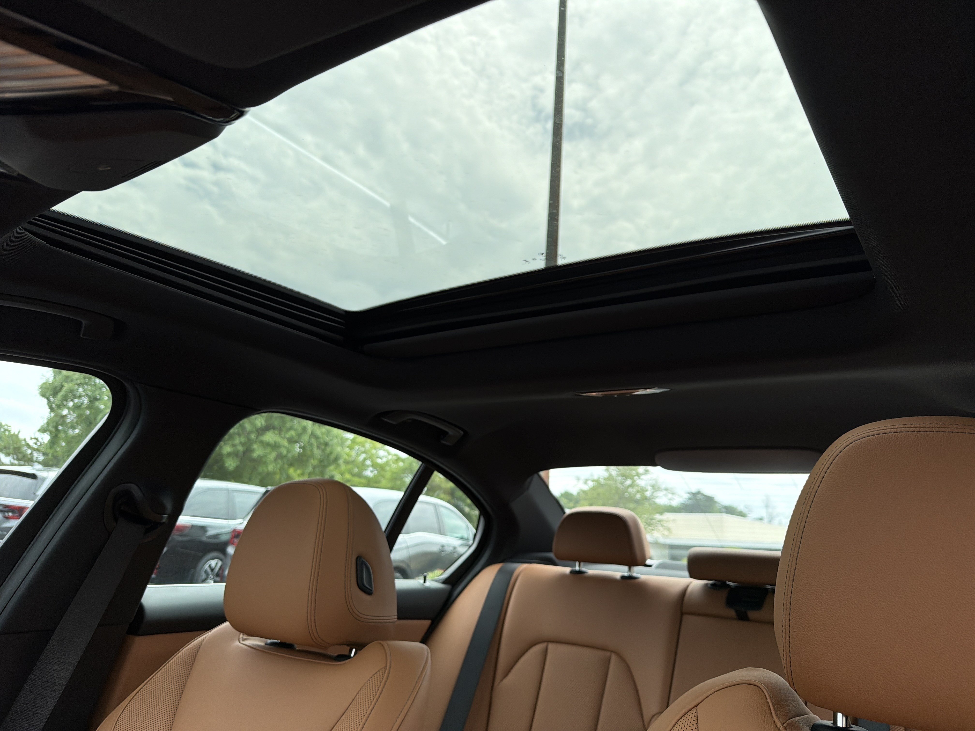 New 2026 BMW 330i Sedan w/ Convenience Package RWD image 5