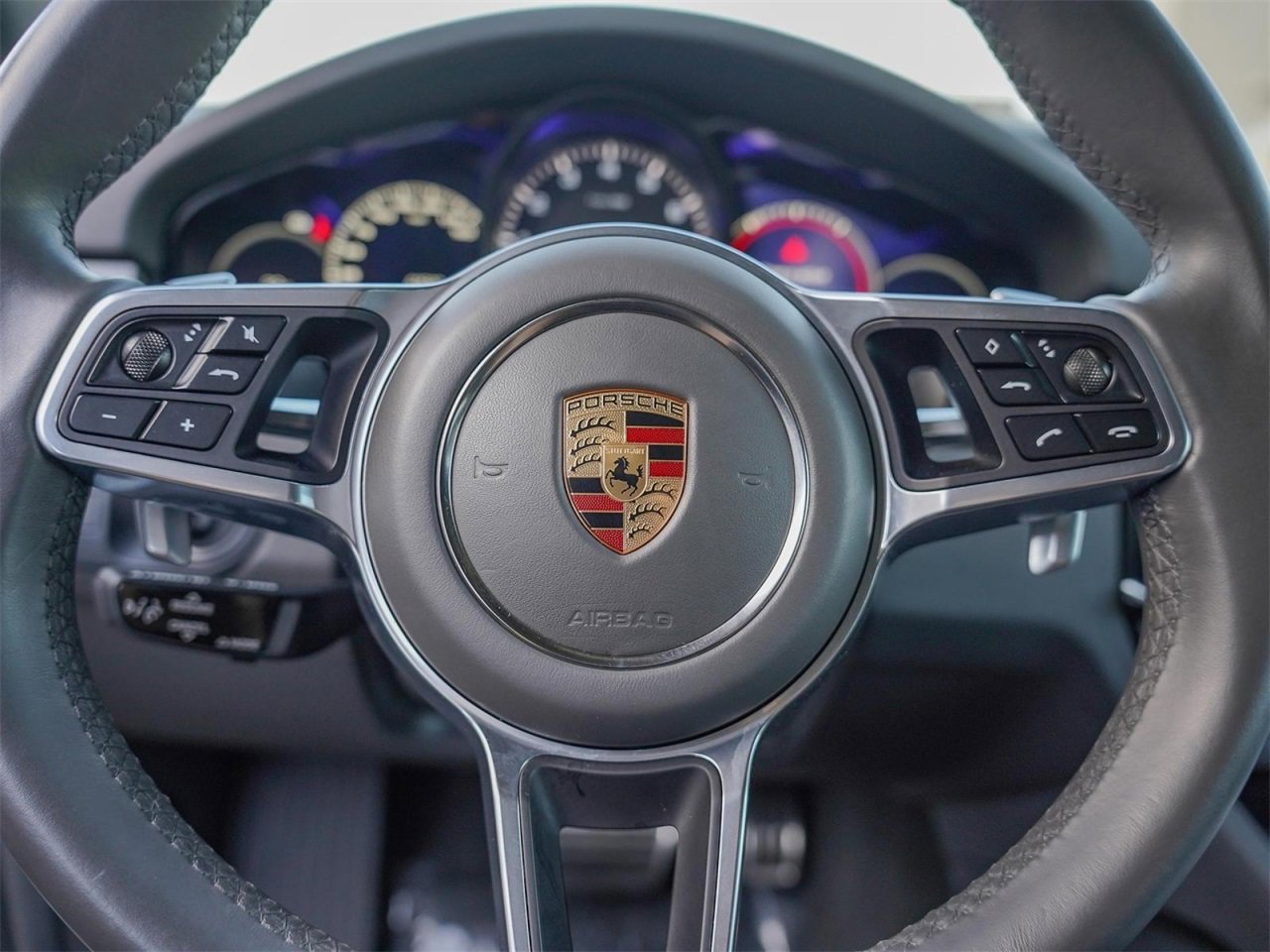 Certified 2023 Porsche Cayenne S Platinum image 19