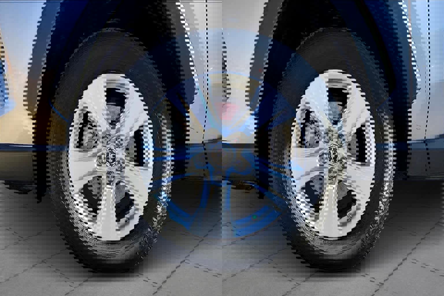Used 2020 Toyota RAV4 XLE image 10
