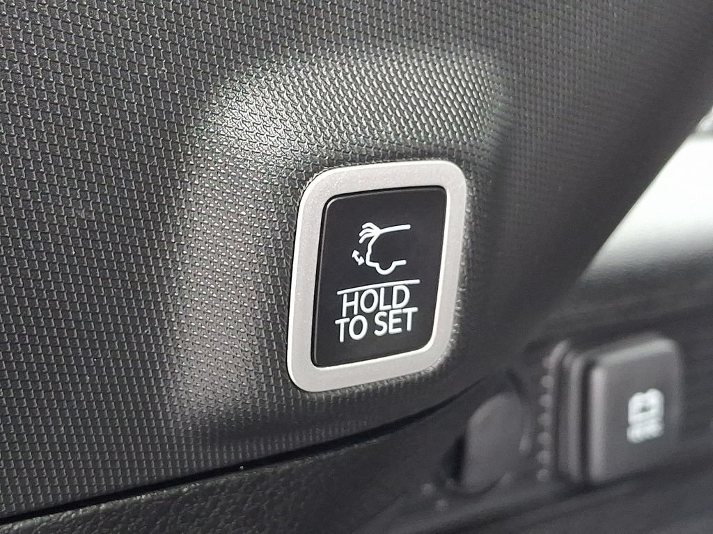 Certified 2023 Jeep Grand Cherokee Altitude AWD/4WD image 29