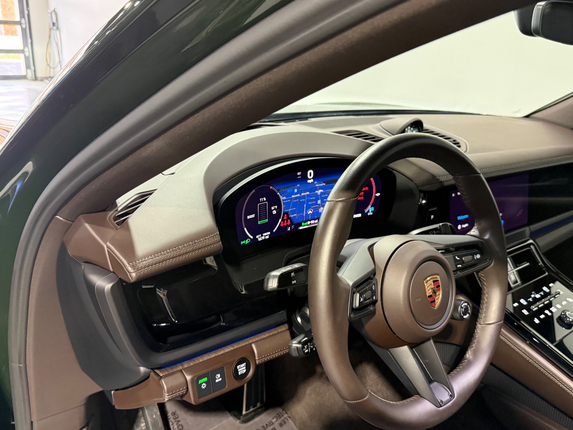 Used 2025 Porsche Panamera 4 image 25