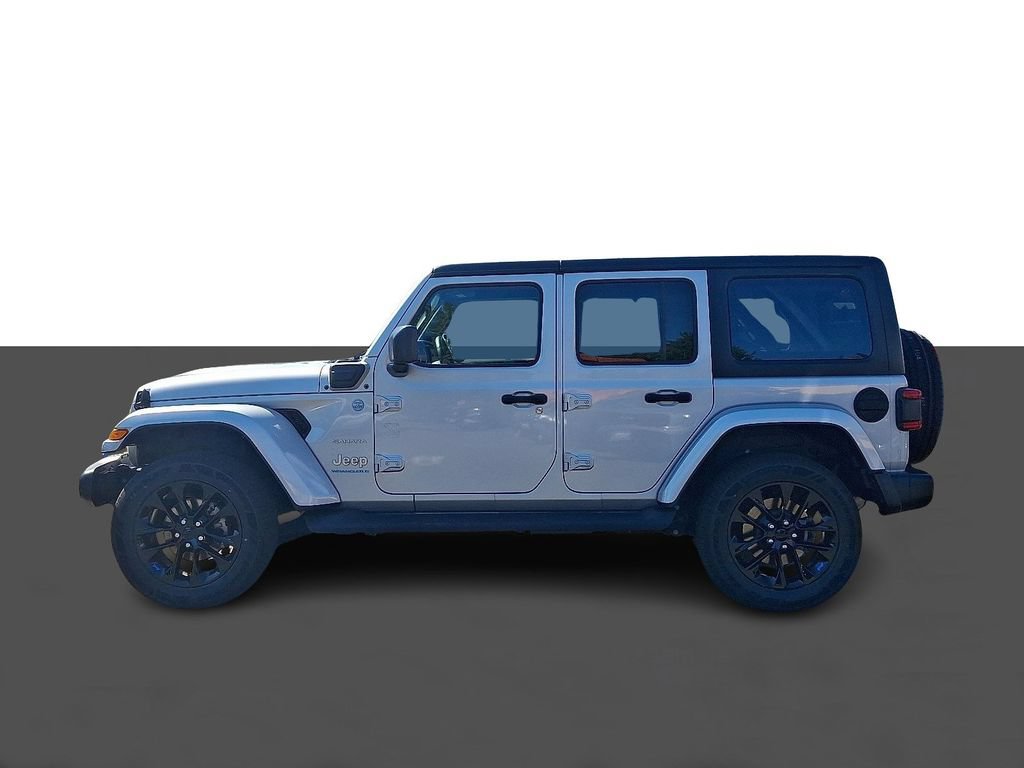 Used 2023 Jeep Wrangler Unlimited Sahara w/ Cold Weather Group AWD/4WD image 4