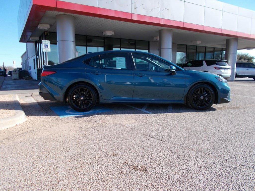 Used 2026 Toyota Camry SE w/ Convenience Package image 6