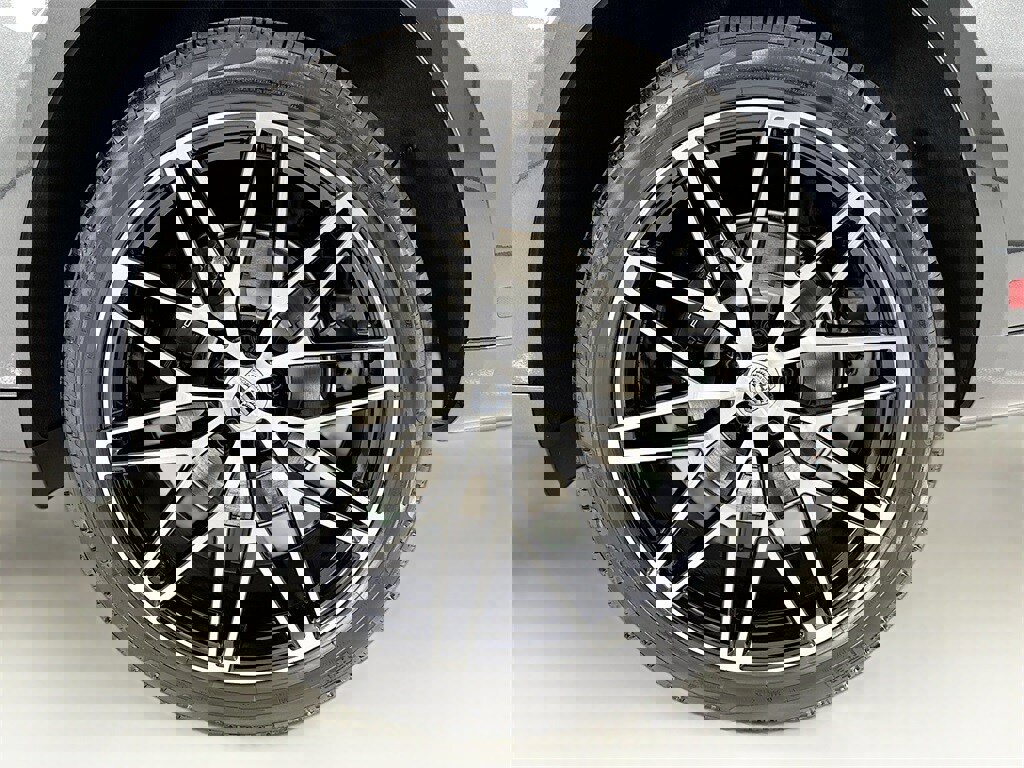 New 2026 Porsche Macan Turbo image 36