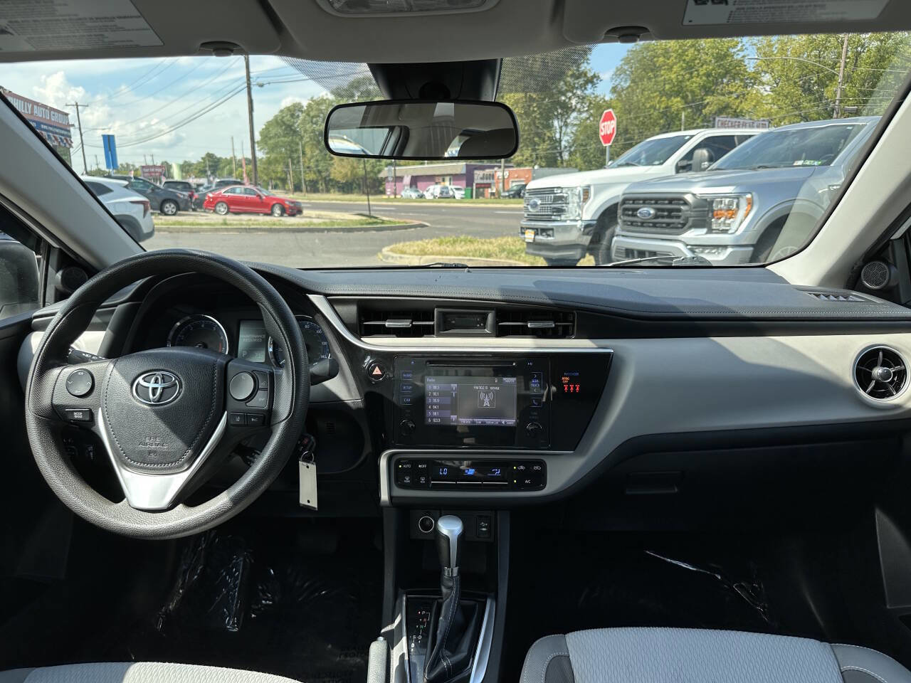 Used 2019 Toyota Corolla LE FWD image 19