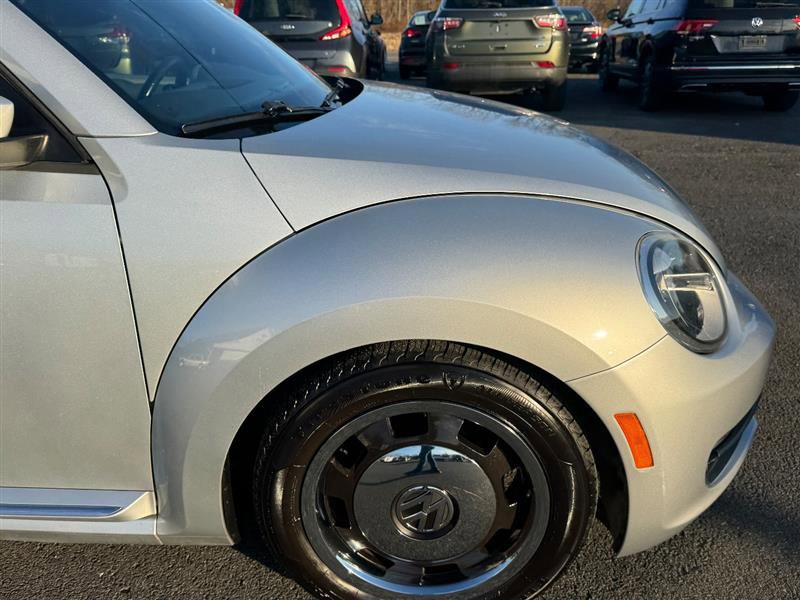 Used 2012 Volkswagen Beetle 2.5 image 18