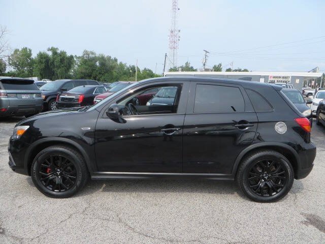 Used 2018 Mitsubishi Outlander Sport ES AWD/4WD image 2