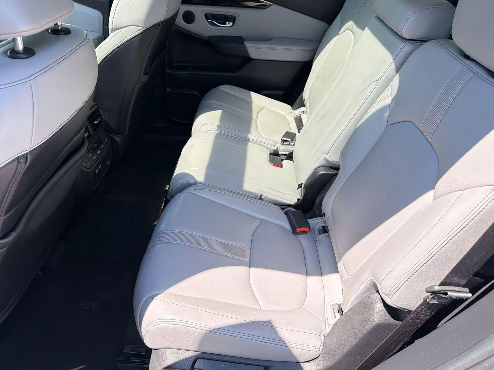 Used 2023 Honda Pilot Touring image 14