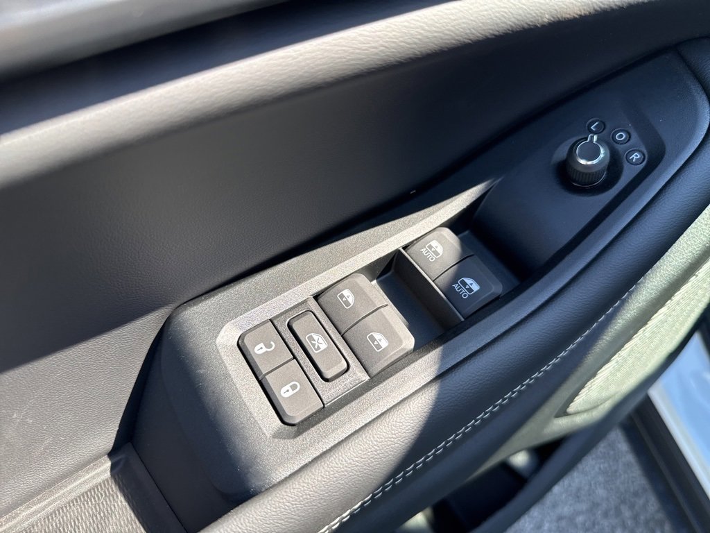 New 2025 Jeep Grand Cherokee L Altitude image 24