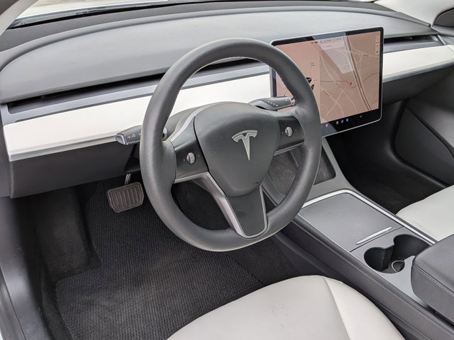 Used 2021 Tesla Model 3 Standard Range Plus image 4