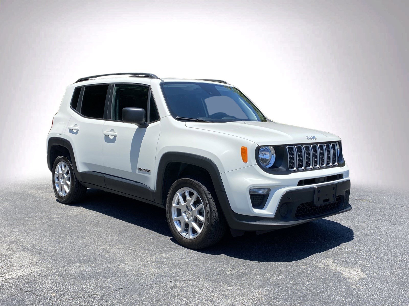 Used 2022 Jeep Renegade Sport w/ Sport Appearance Group AWD/4WD image 2