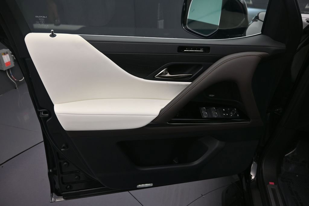 New 2026 Lexus LX 700h Luxury AWD/4WD image 11