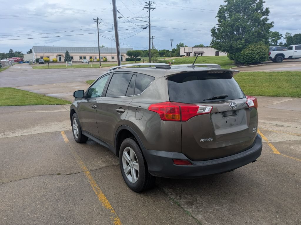 Used 2014 Toyota RAV4 XLE AWD/4WD image 7