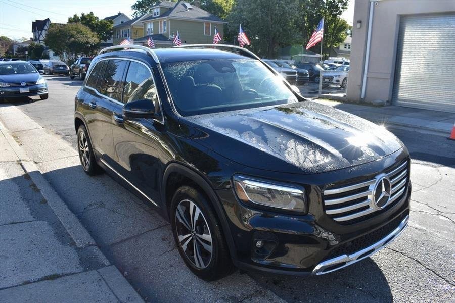 Used 2025 Mercedes-Benz GLB 250 image 4