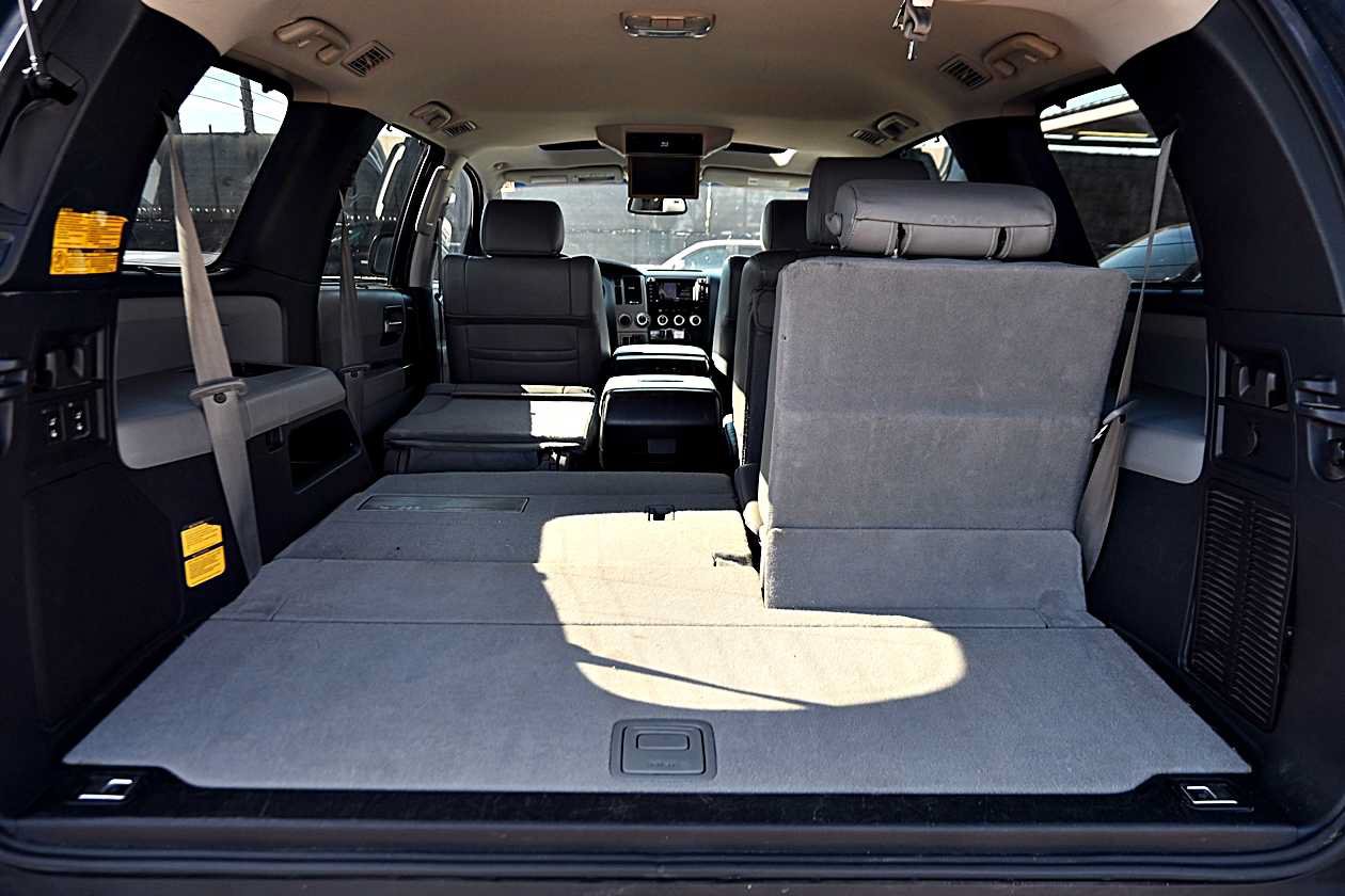 Used 2013 Toyota Sequoia Platinum AWD/4WD image 9