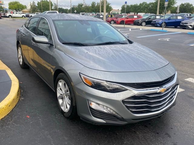 Used 2025 Chevrolet Malibu LT FWD image 2