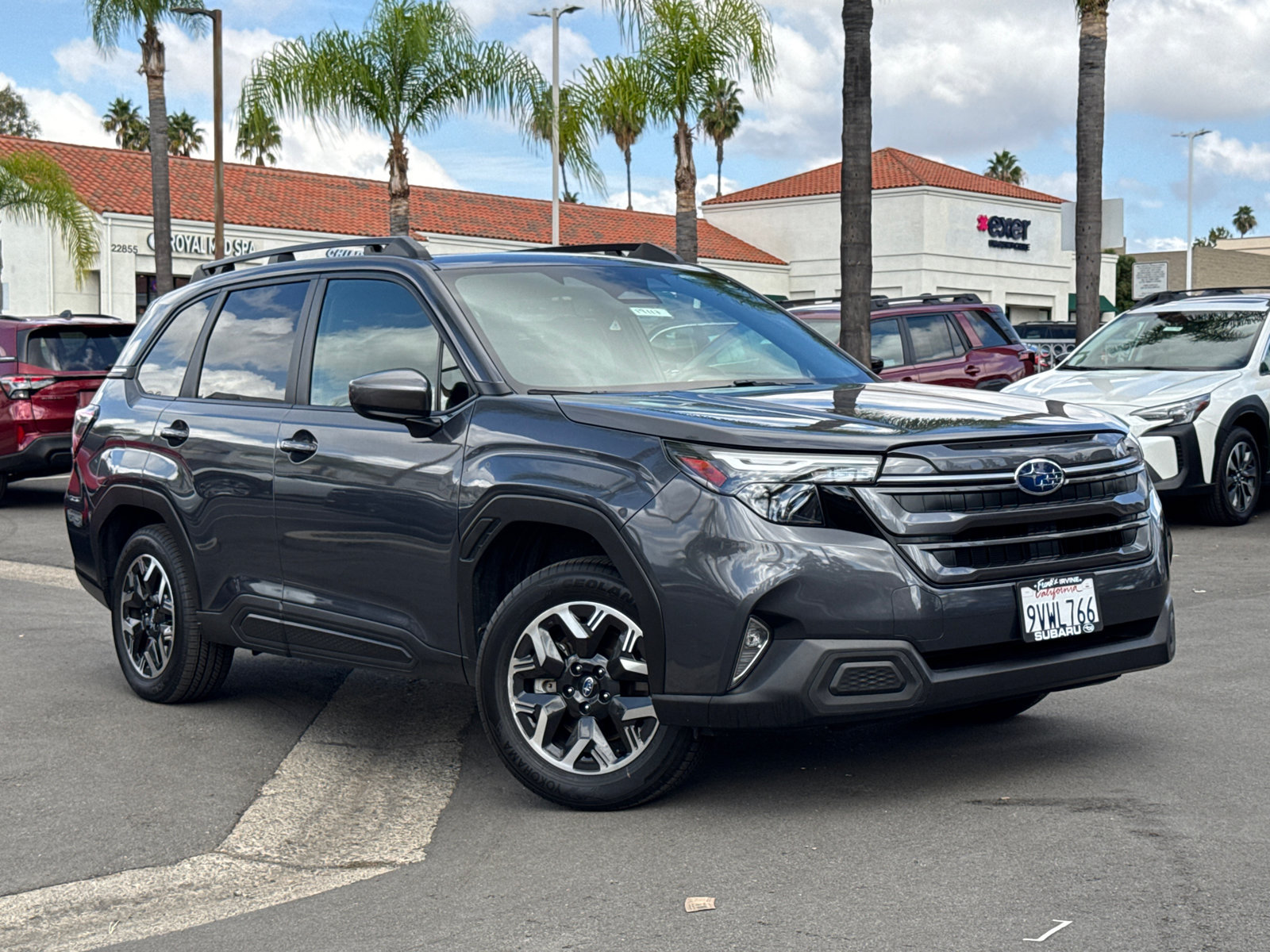 Certified 2025 Subaru Forester Premium w/ Convenience Package #1 AWD/4WD image 2