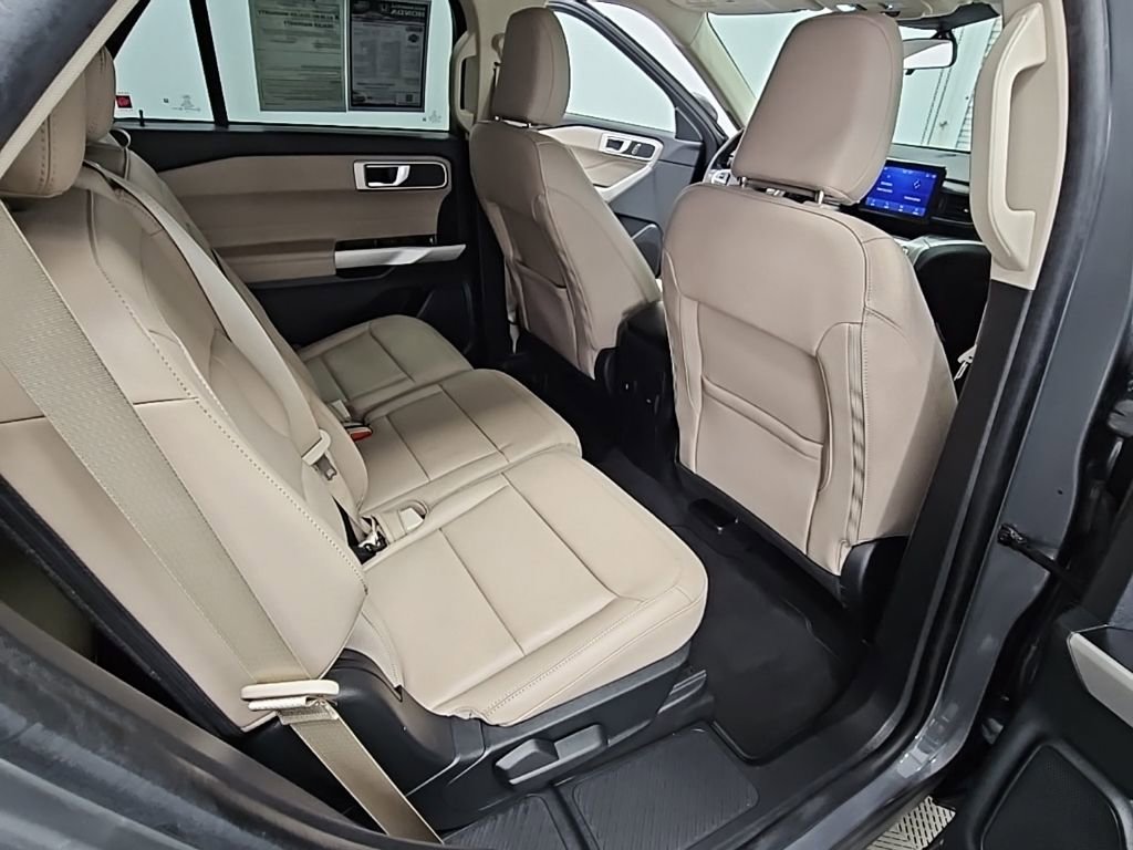 Used 2022 Ford Explorer XLT w/ Equipment Group 202A image 36