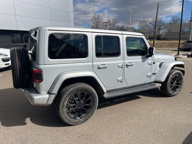 Used 2023 Jeep Wrangler Unlimited Sahara AWD/4WD image 3
