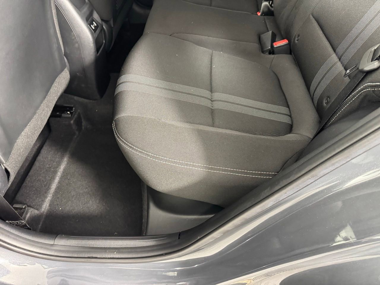 Used 2025 Hyundai Venue SEL image 25