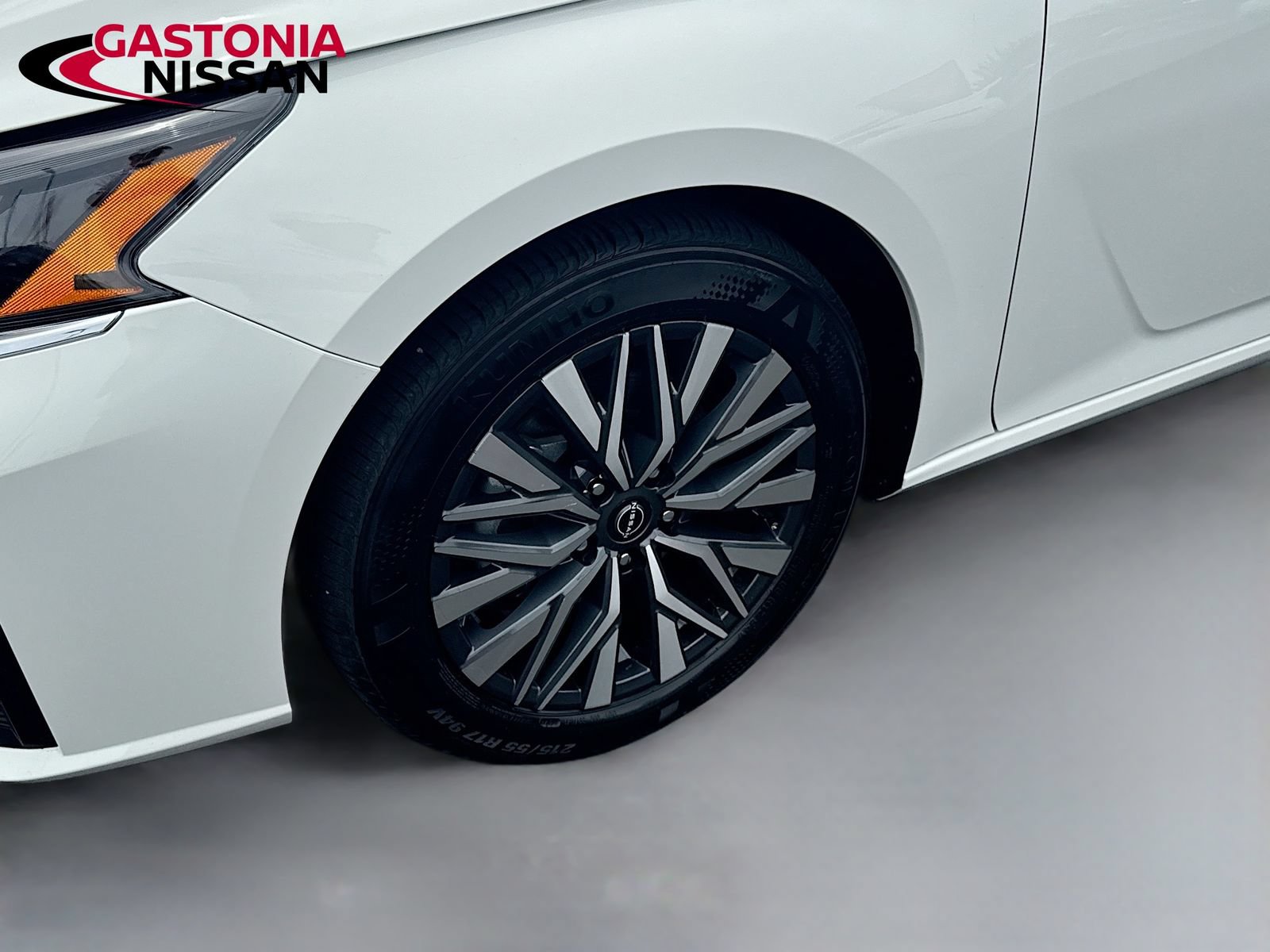 Used 2025 Nissan Altima 2.5 SV FWD image 37