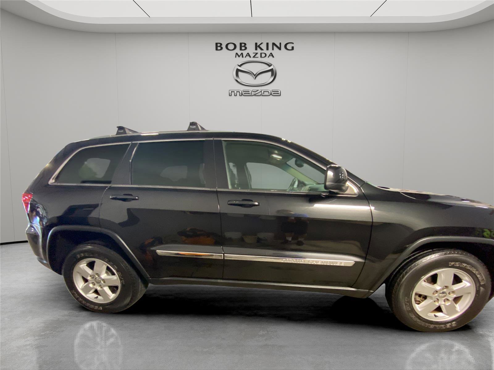 Used 2012 Jeep Grand Cherokee Laredo w/ Laredo E Group AWD/4WD image 6