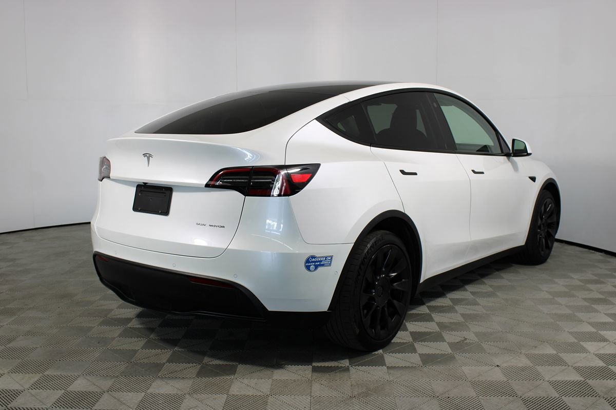 Used 2021 Tesla Model Y Long Range AWD/4WD image 34