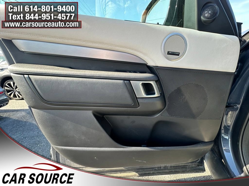 Used 2025 Land Rover Discovery Dynamic SE AWD/4WD image 5