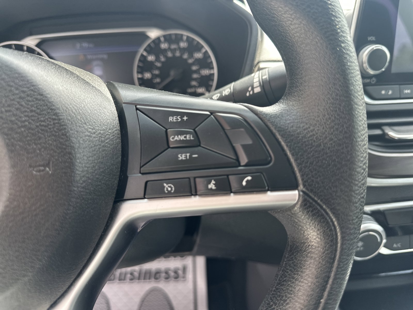 Used 2024 Nissan Altima 2.5 SV FWD image 12
