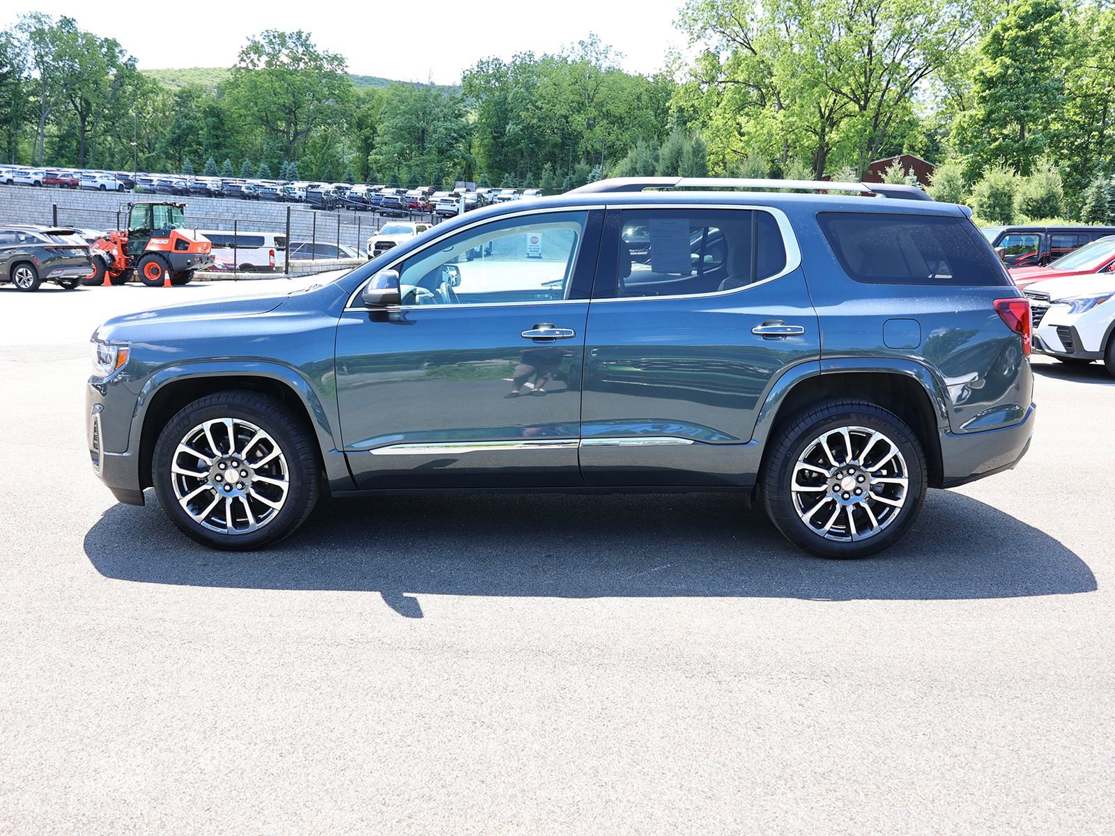 Used 2020 GMC Acadia Denali w/ LPO, Floor Liner Package AWD/4WD image 4