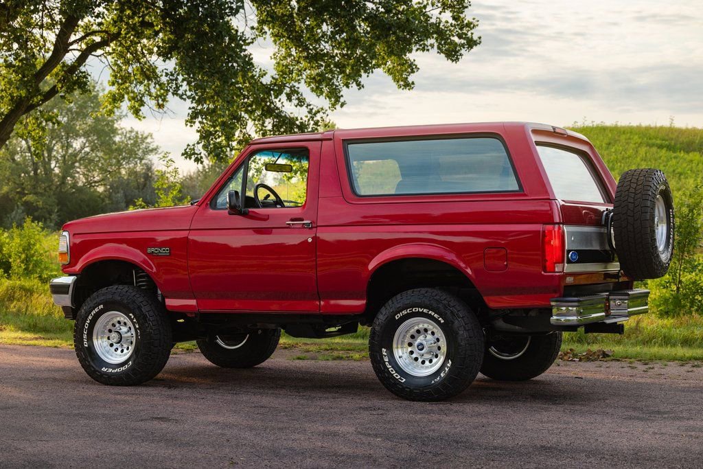 Used 1994 Ford Bronco XLT image 7